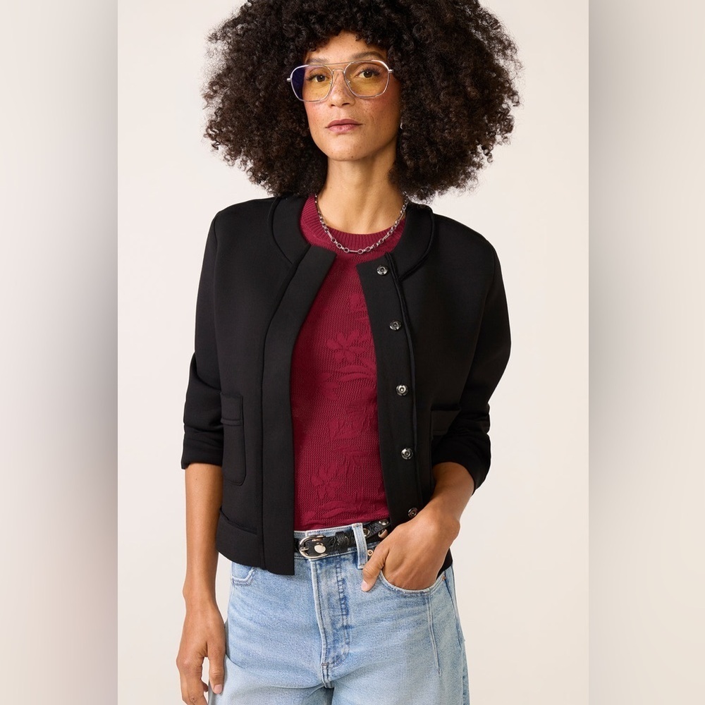 Evereve Cindy Sleek Black cropped jacket size Large